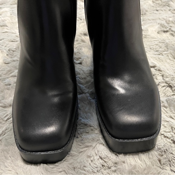 Black Leather Knee Boots - size 6 - Picture 3 of 10